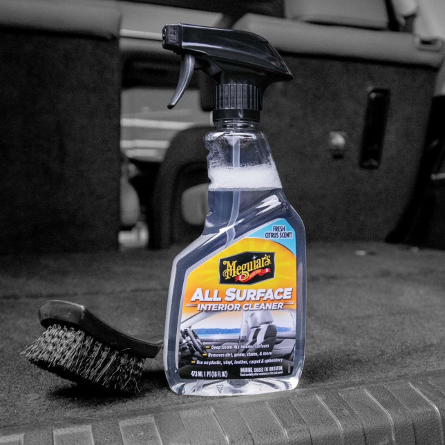 Meguiar's multi-surface interior cleaner ready to use. Compatible with fabrics, carpets, plastics, vinyls, etc.