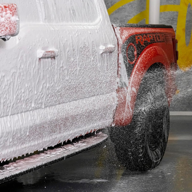 Ultra-foaming Bubblegum Watermelon Scent shampoo with a glossy finish and neutral pH.