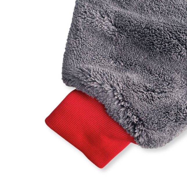 The interior cleaning glove is designed for dusting.