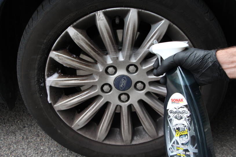 Nettoyant Jantes Voiture MAX DETAIL-LAB Wheel & Tire 500ml - Décontaminant Ferreux Triple Action Sans Acide